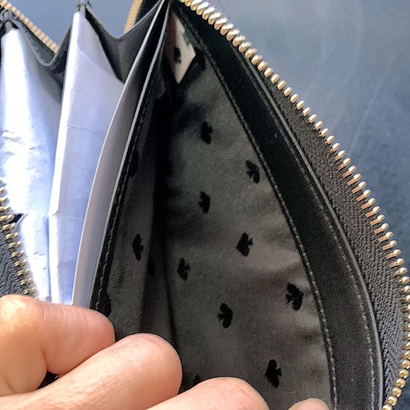 NWOT-Kate Spade black leather zipper wallet w/multiple slots  FIRM ON PRICE - Picture 7 of 9